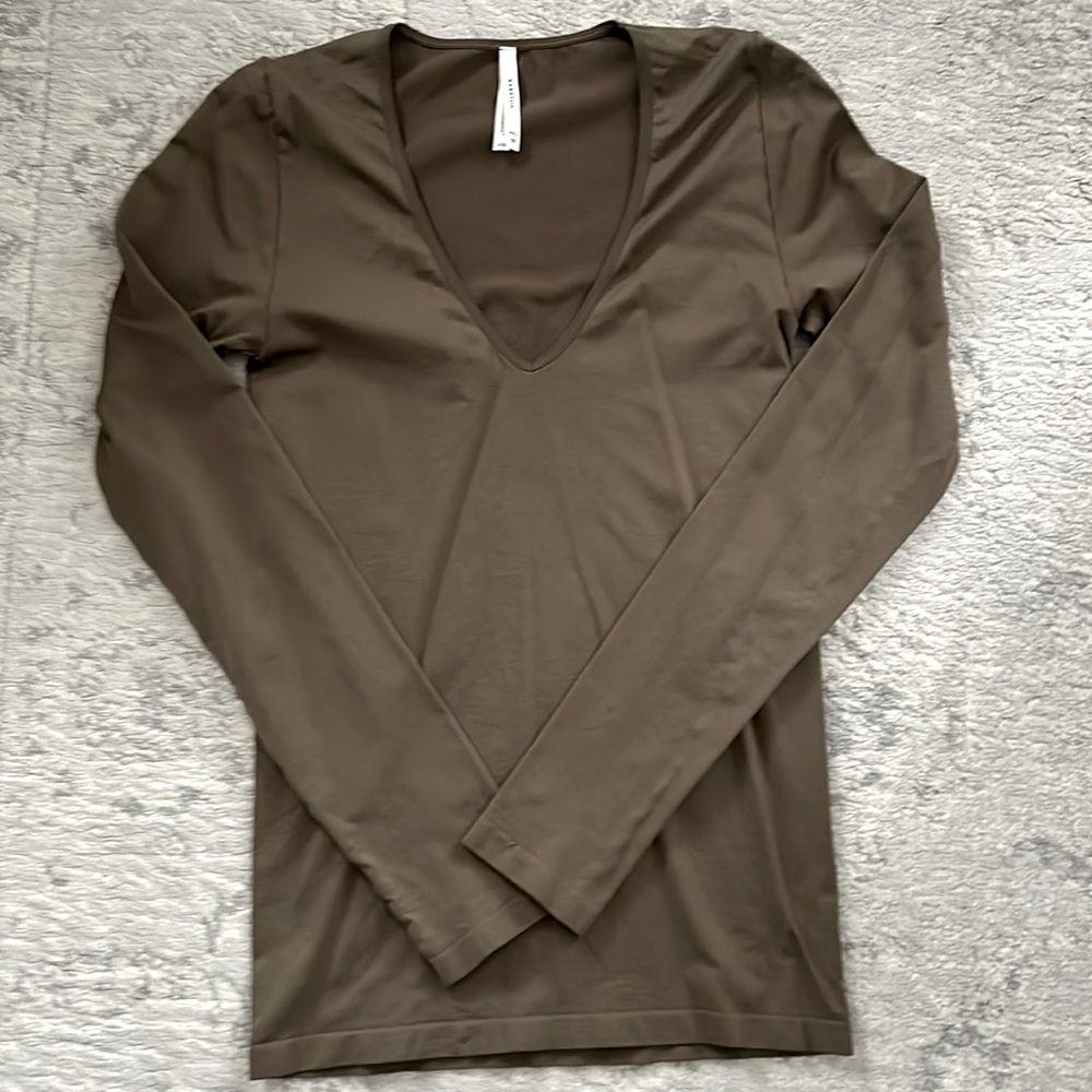 ARITZIA BABATON LONG SLEEVE